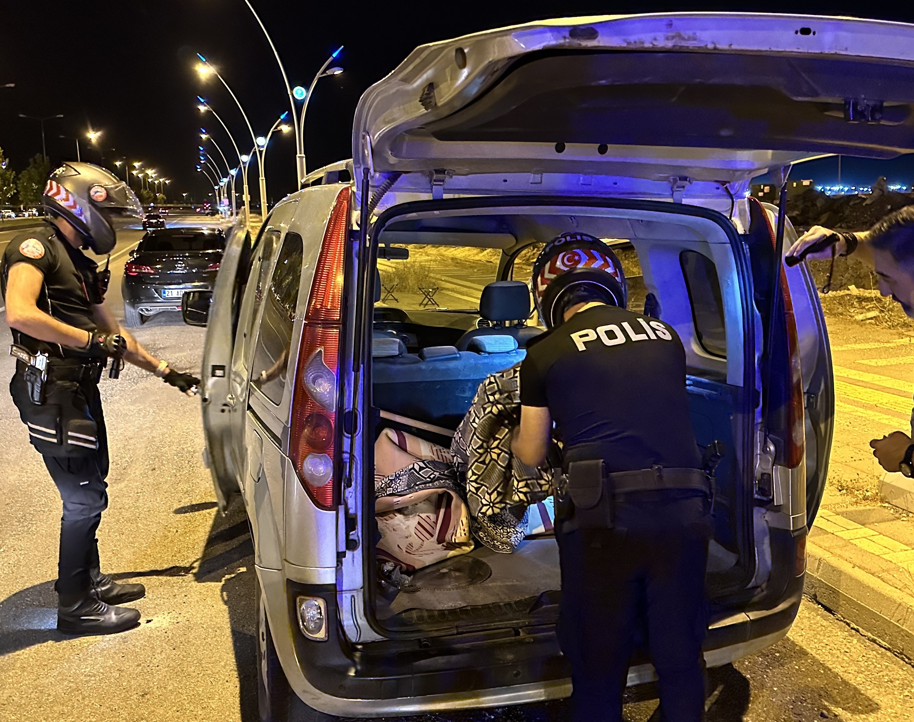 AA-20230624-31514395-31514386-DIYARBAKIRDA_POLIS_EKIPLERINDEN_ASAYIS_UYGULAMASI