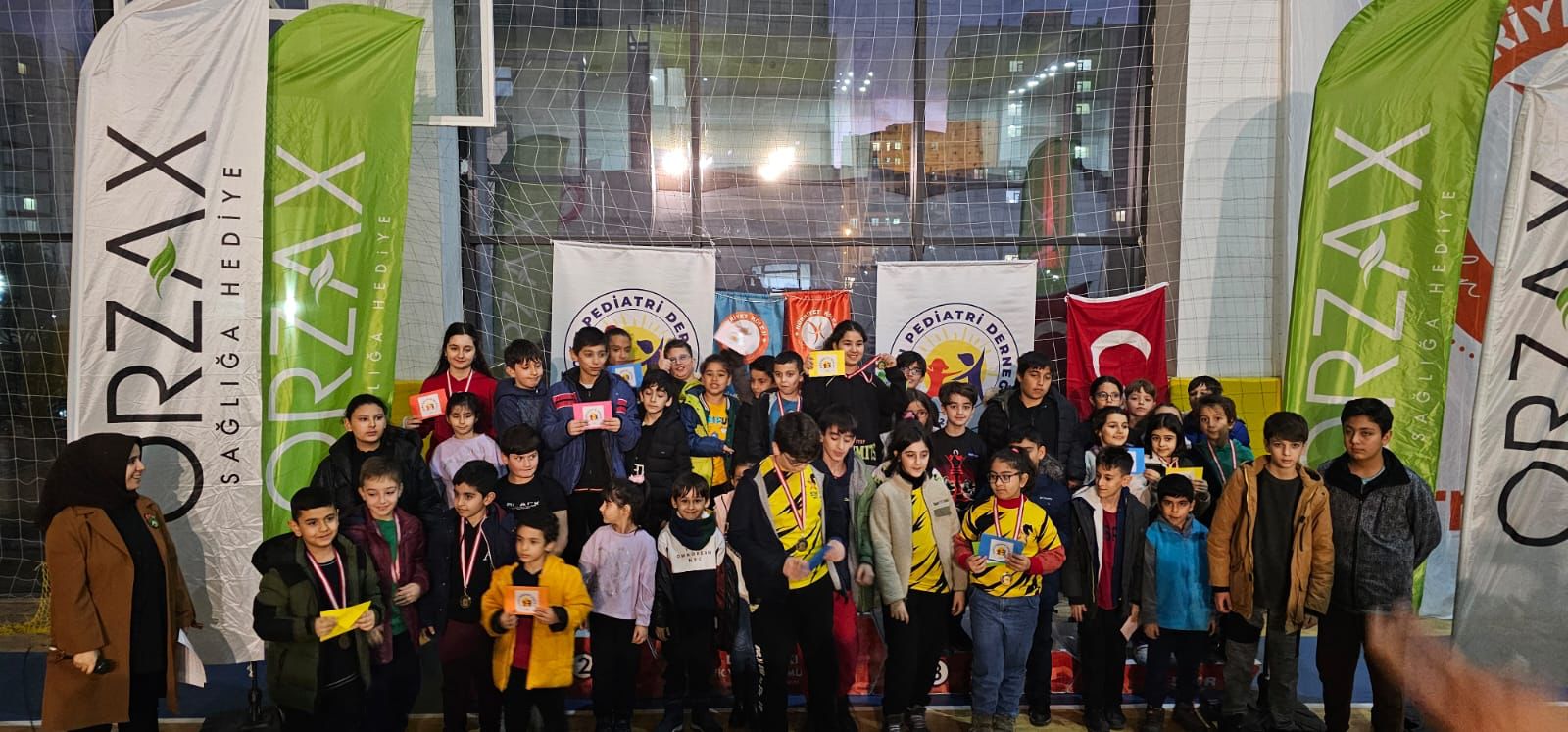 Diyarbakır'da,2 gün süren satranç turnuvasına dereceye girenler ödüllendirildi.