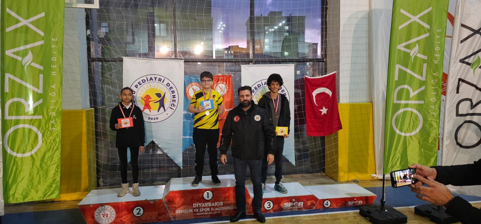 Diyarbakır'da,2 gün süren satranç turnuvasına dereceye girenler ödüllendirildi.-2
