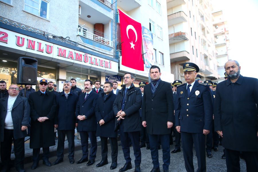 Diyarbakır'da şehit edilen Ali Gaffar Okkan ve 5 koruması anıldı.
