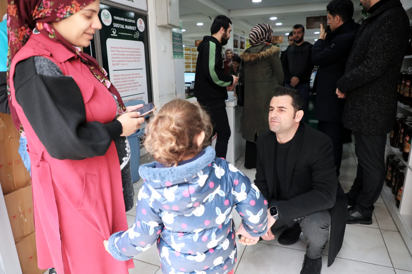 Yenişehir  Belediyesi, her ay 11 vatandaşa destek veriyor.