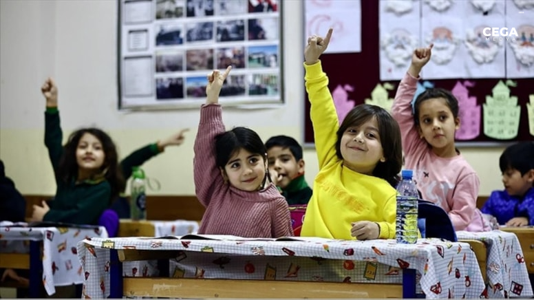 İstanbuldaki okullarda ders saati düşürüldü