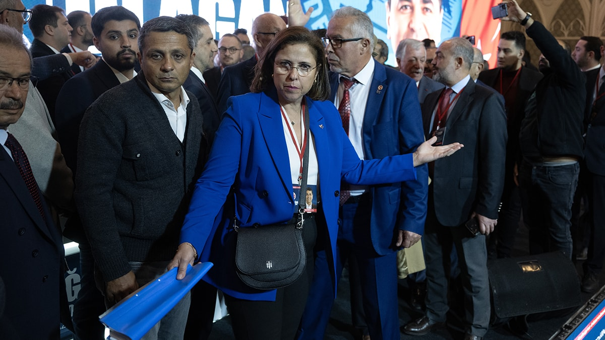 Cemal Enginyurt ve Salih Uzun, Demokrat Parti'den istifa kararı aldı.