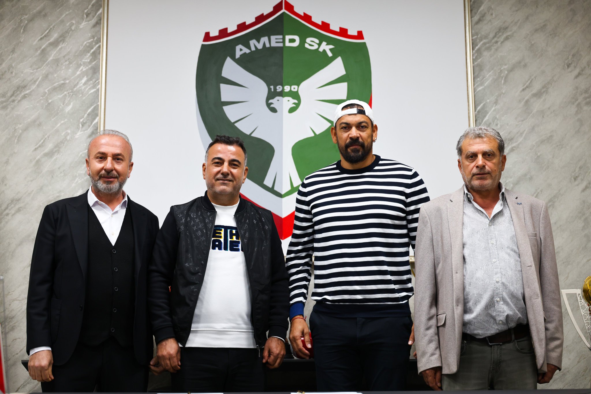 Servet Çetin Amedspor imza töreni