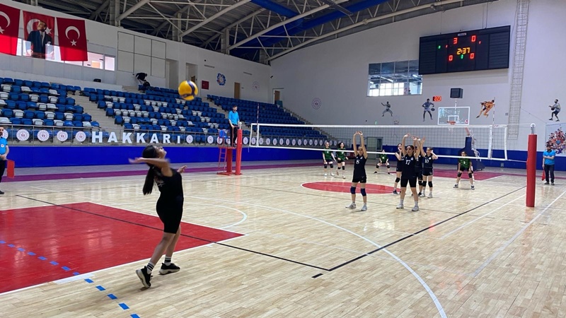 Kadin Voleybol-1