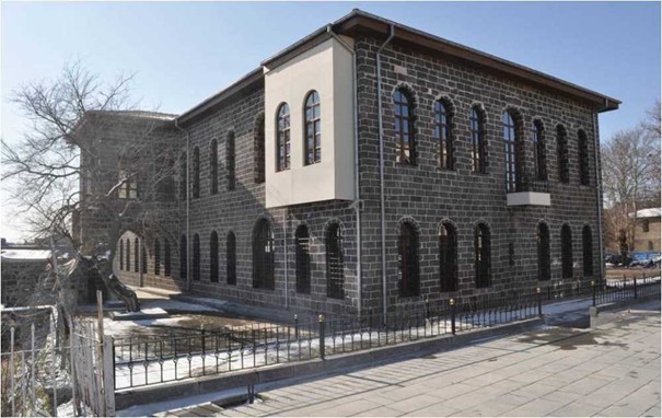 Diyarbakır’da tarihi bina bir asır sonra böyle değişti