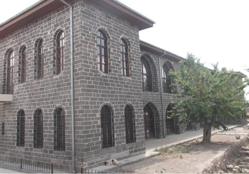 Diyarbakır’da tarihi bina bir asır sonra böyle değişti