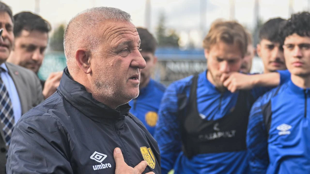 Mke Ankaragucu Teknik Direktoru Mesut Bakkal Kalan 7 Haftayi Iyi Gecmek Istiyoruz Akv8