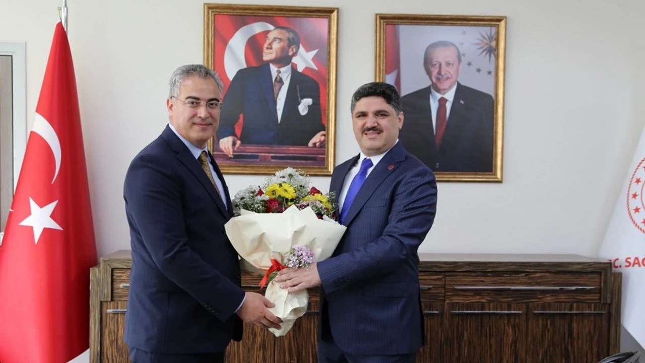 Diyarbakirin Yeni Il Saglik Muduru Belli Oldu Emre Asilturk Kimdir