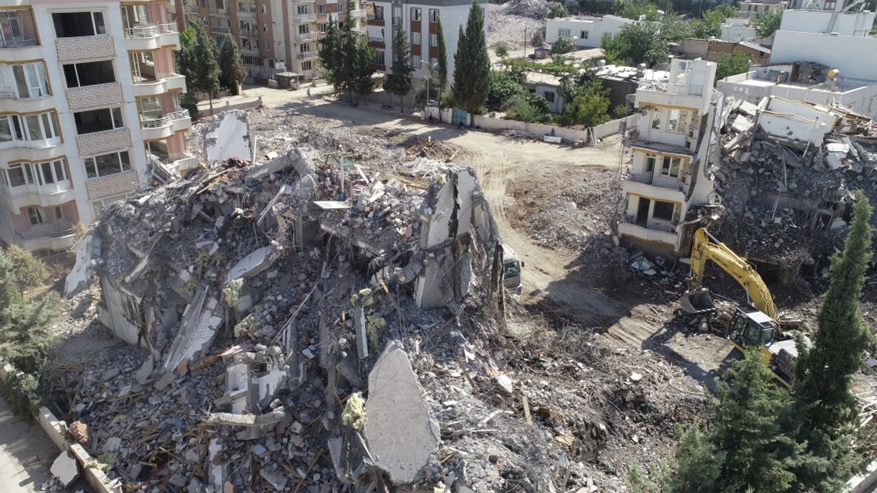 Adıyaman'da ağır hasarlı binaların yüzde 36'sı yıkıldı