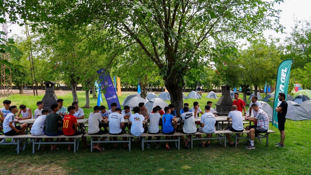 Diyarbakır'da öğrencilere kamp hizmeti veriliyor