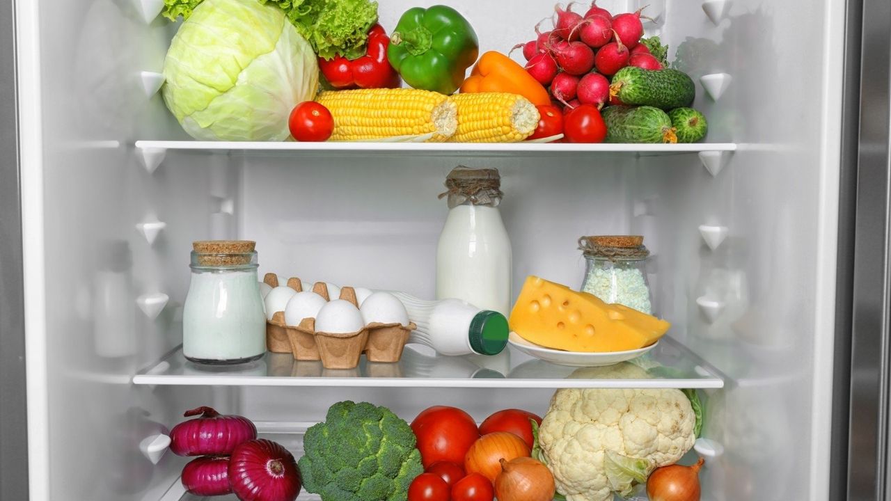 Bu yiyecekleri sakın buzdolabına koymayın! Nedenini öğrenince çok şaşıracaksınız