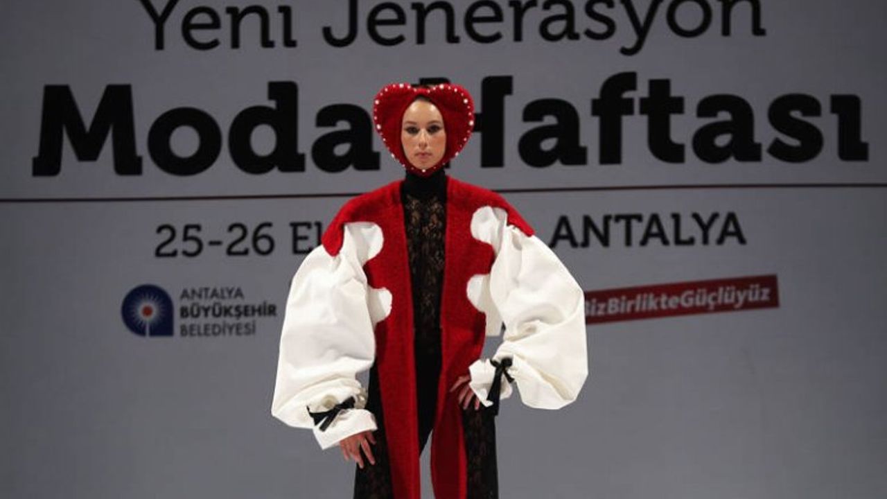 Antalya'da Yeni Jenerasyon Moda Haftası sona erdi