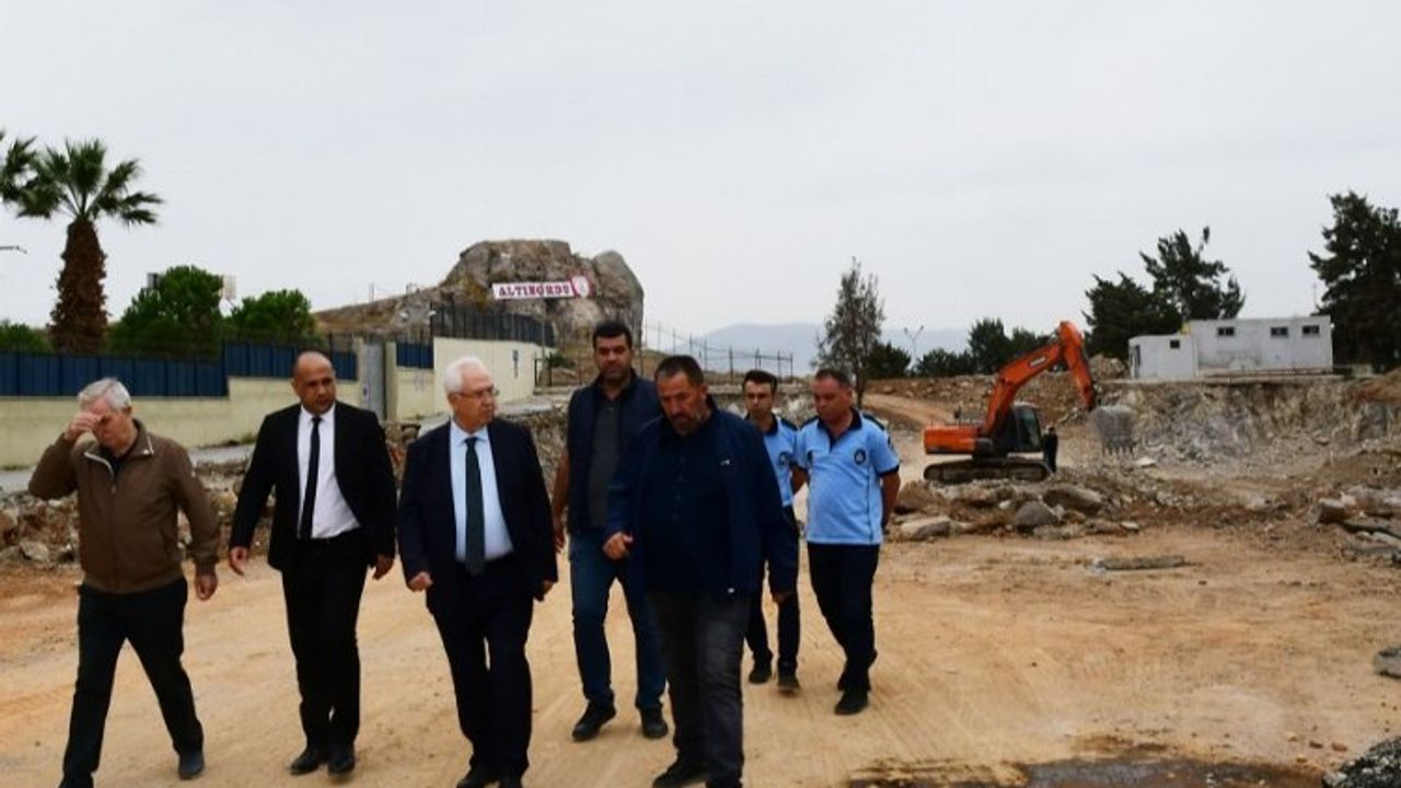 Karabağlar'da pazaryeri inşaatını yakın mercek