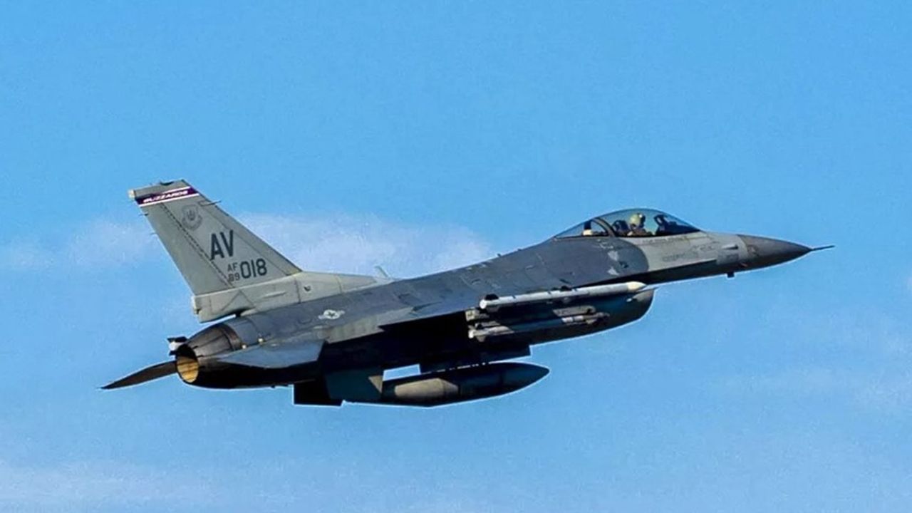 ABD F-16 savaş uçağı düştü