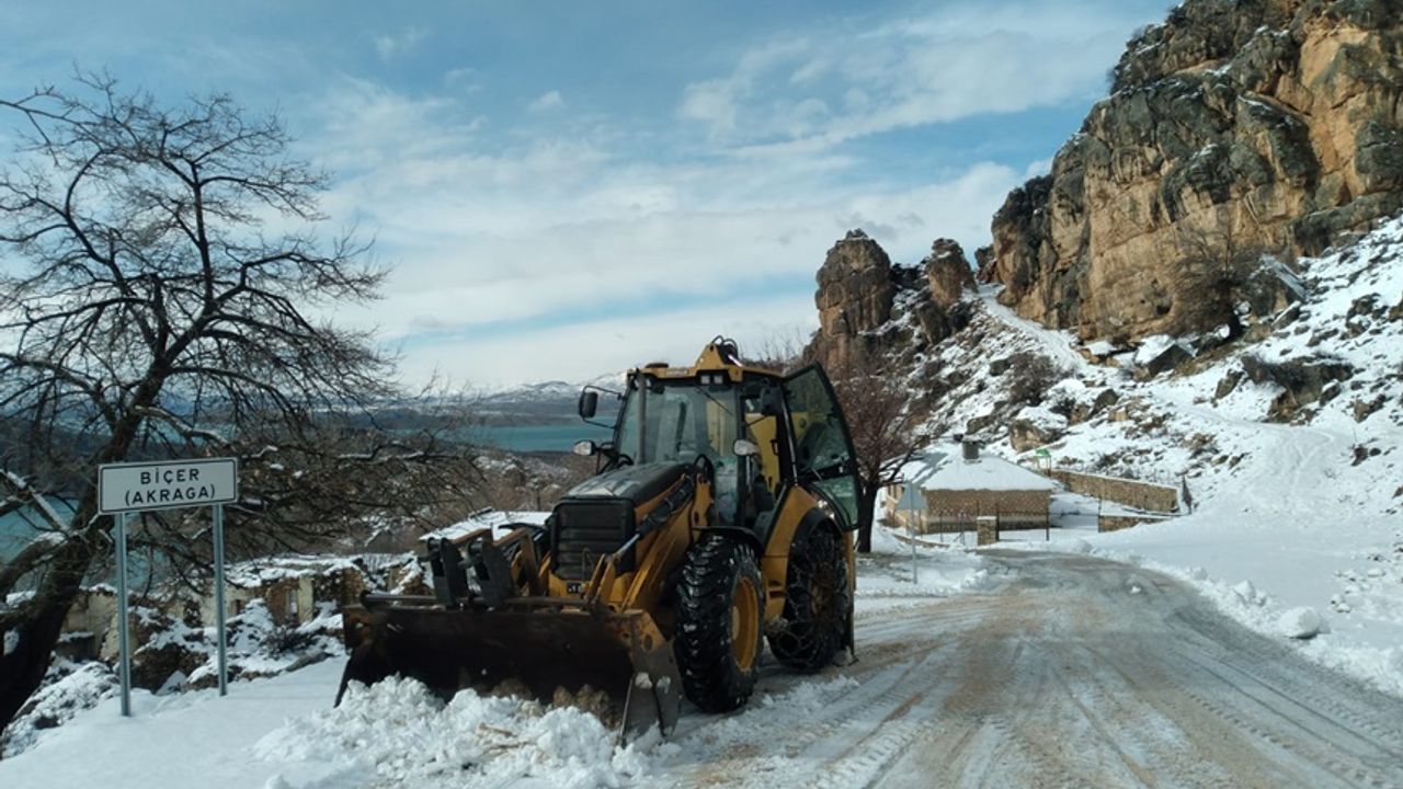 Kardan kapanan 474 kilometre yol ulaşıma açıldı