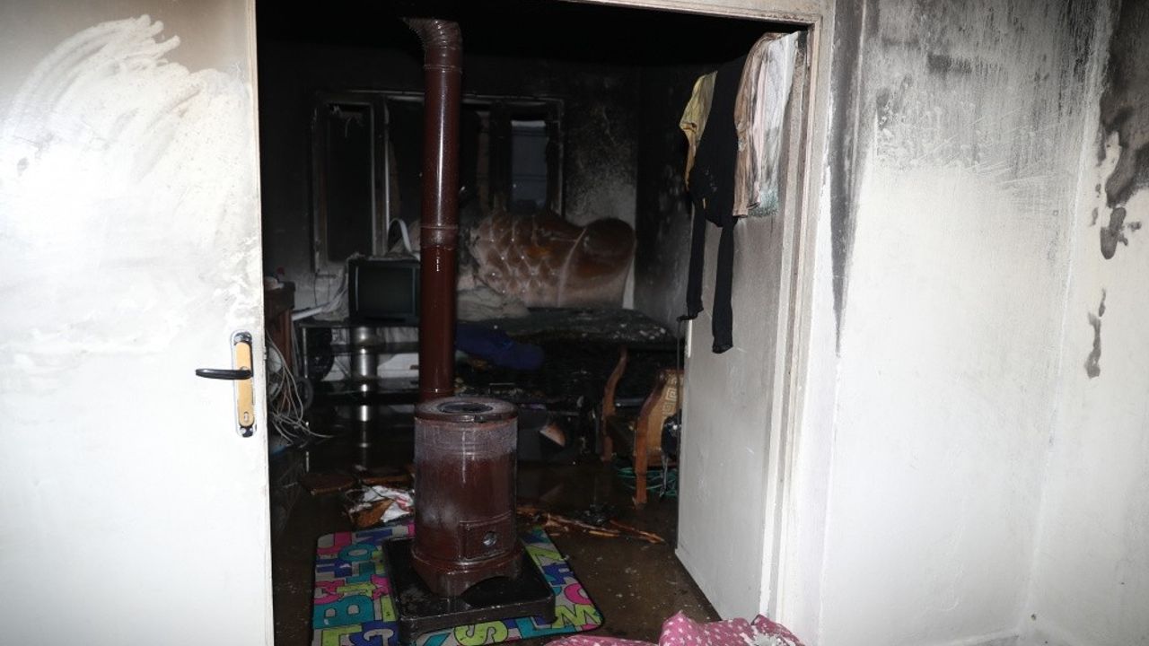 Diyarbakır'da yangın çıkan evde 6 kişi dumandan etkilendi