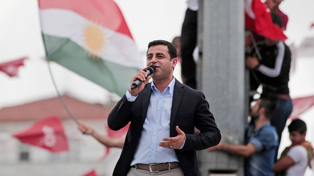 Demirtaş’tan, Muş, Van ve Elazığspor’a mesaj