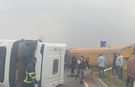 Mardin'de devrilen tırın sürücüsü yaralandı