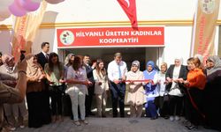 Köylü kadınlar tekstile el attı