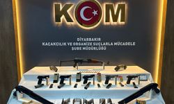 Eğlence mekanında silah ele geçirildi