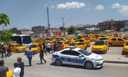 Van'daki taksiciler belediyeyi protesto için kontak kapattı