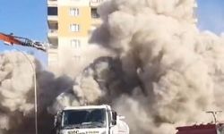 Yıkımı gerçekleştirilen bina böyle çöktü