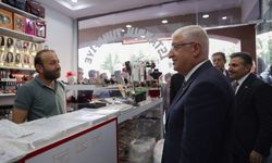 Milli Savunma Bakanı Güler, Şırnak'ta esnafı ziyaret etti,  gençlerle buluştu