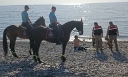 Van Gölü'nde boğulmalara karşı  Atlı timler  iş başında