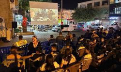 Midyat'ta açık havada sinema keyfi