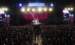 Özkan Uğur'suz ilk konser