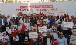 Aile ve Sosyal Politikalar ile İçişleri Bakan Yardımcıları Diyarbakır anneleriyle bir araya geldi