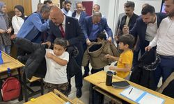 Öğrencilere mont dağıtıldı