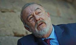 Sinema dünyasının ünlü ismi Mehmet Ulay hayatını kaybetti