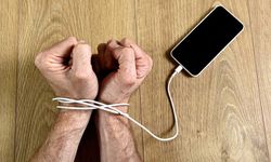 Dijital çağın madde bağımlılığı: Nomofobi nedir ve nasıl üstesinden gelinir?