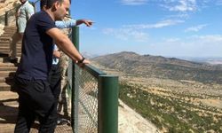 Ashab-ı Kehf, Bırkleyn mağarasına parke döşeniyor