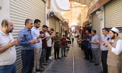 1300 yıllık çarşıda, aynı gelenek devam ettiriliyor