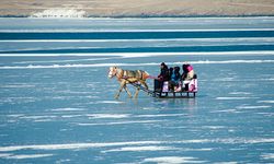 "Eskimo" usulü balık avcılığı ve benzeri etkinlikler yapılıyor.