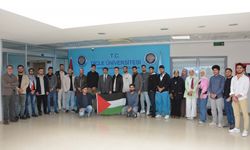 Dicle Üniversitesi Rektörü Prof. Dr. Karakoç'u Filistinli öğrenciler ziyaret etti