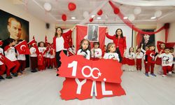 Gaziantep’te kreş öğrencileri Cumhuriyetin 100. yılını gösteriyle kutladı