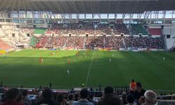 Amedspor'da binlerce kişi kimi alkışladı, kimi yuhaladı?