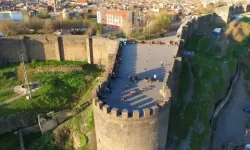 Diyarbakır’da, farklı şiddete uğrayan sağlıkçı ölümden döndü