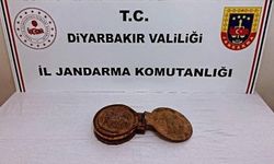 Diyarbakır’da 1400 yıllık altın yazmalı kitap ele geçirildi