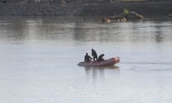 Dicle Nehrinde kaybolan kızı arama çalışmaları sürüyor