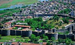 Yüksek binalar olmasaydı, Diyarbakır surlar nasıl görünürdü?