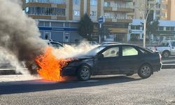 Diyarbakır'da bakımdan yeni çıkan araç yandı