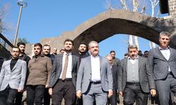 AK Partinin Diyarbakır adayı sahaya indi