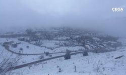 Tunceli’ye bahar ayında kar yağdı