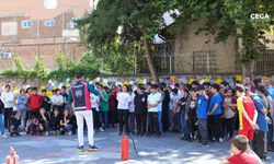 Diyarbakır’da İtfaiyeden öğrencilere uygulamalı eğitim