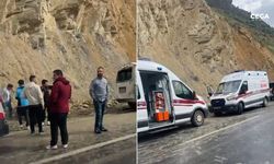 Hakkari’de minibüs takla attı: 6 yaralı